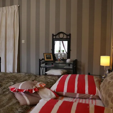 Au Coeur Des Vignes Bed & Breakfast 3*